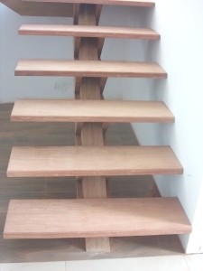 Escada em madeira